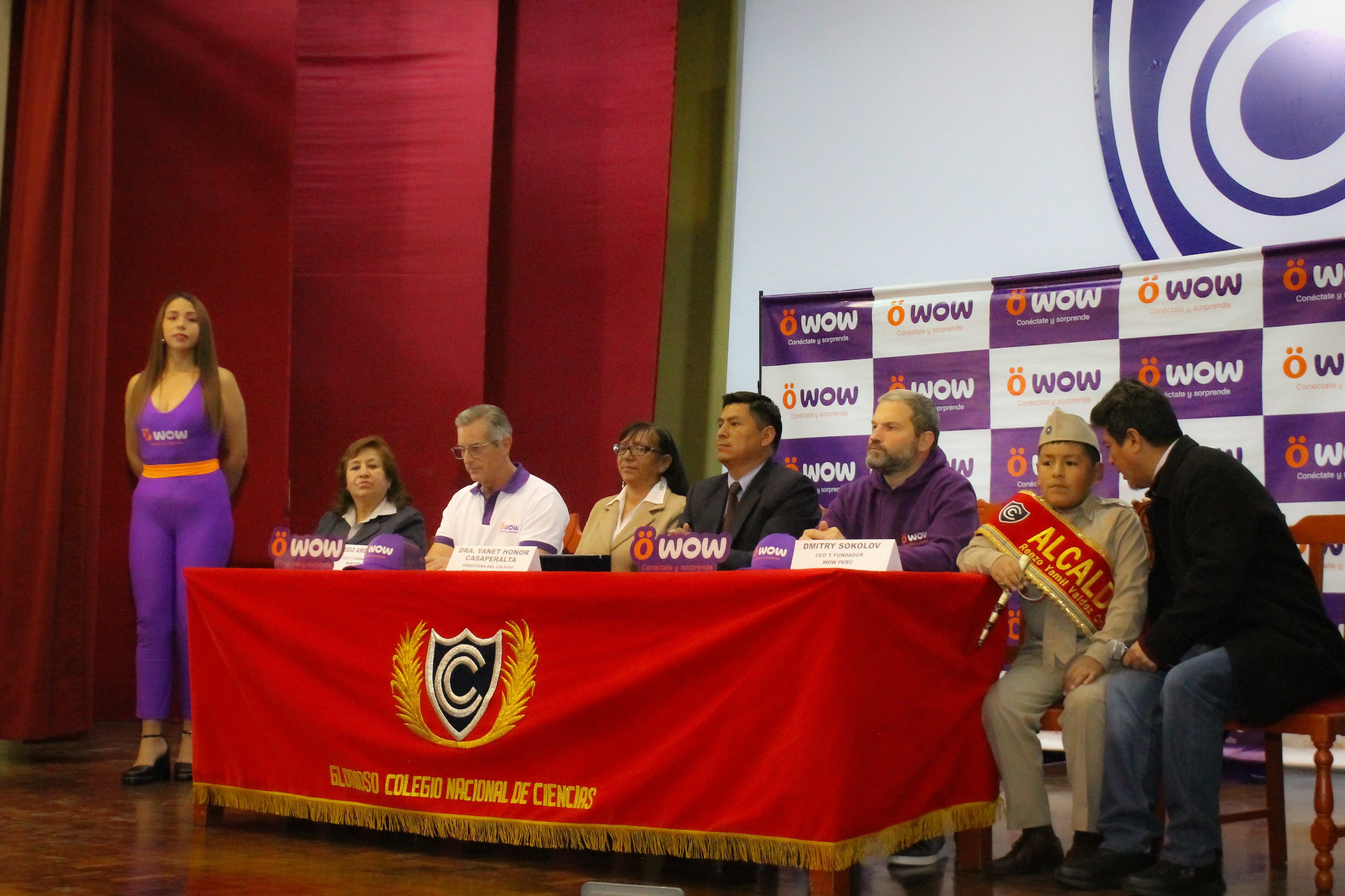 Wow entrega Internet gratuito a cinco colegios de Cusco