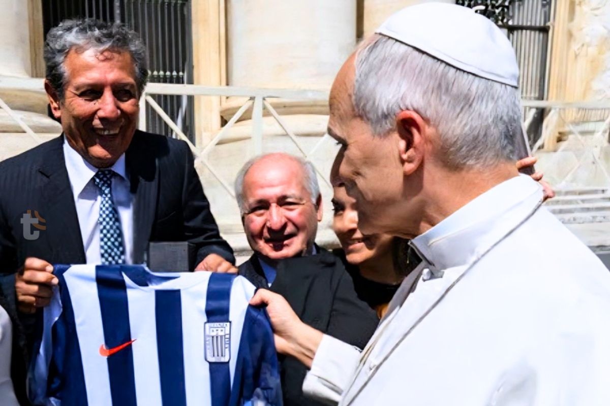 Papa León XIV tomó seda blanquiazul como obsequio (Foto: @pasionbalnquiazul)