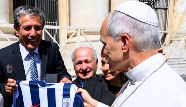 Papa León XIV tomó seda blanquiazul como obsequio (Foto: @pasionbalnquiazul)