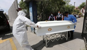 Arequipa: ¡INSÓLITO! Va a recoger el cadáver de su esposa a la morgue y le entregan el cuerpo de un hombre | VIDEO