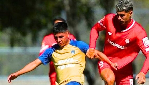 Piero Quispe participó en amistoso con Toluca (@pumasmx)