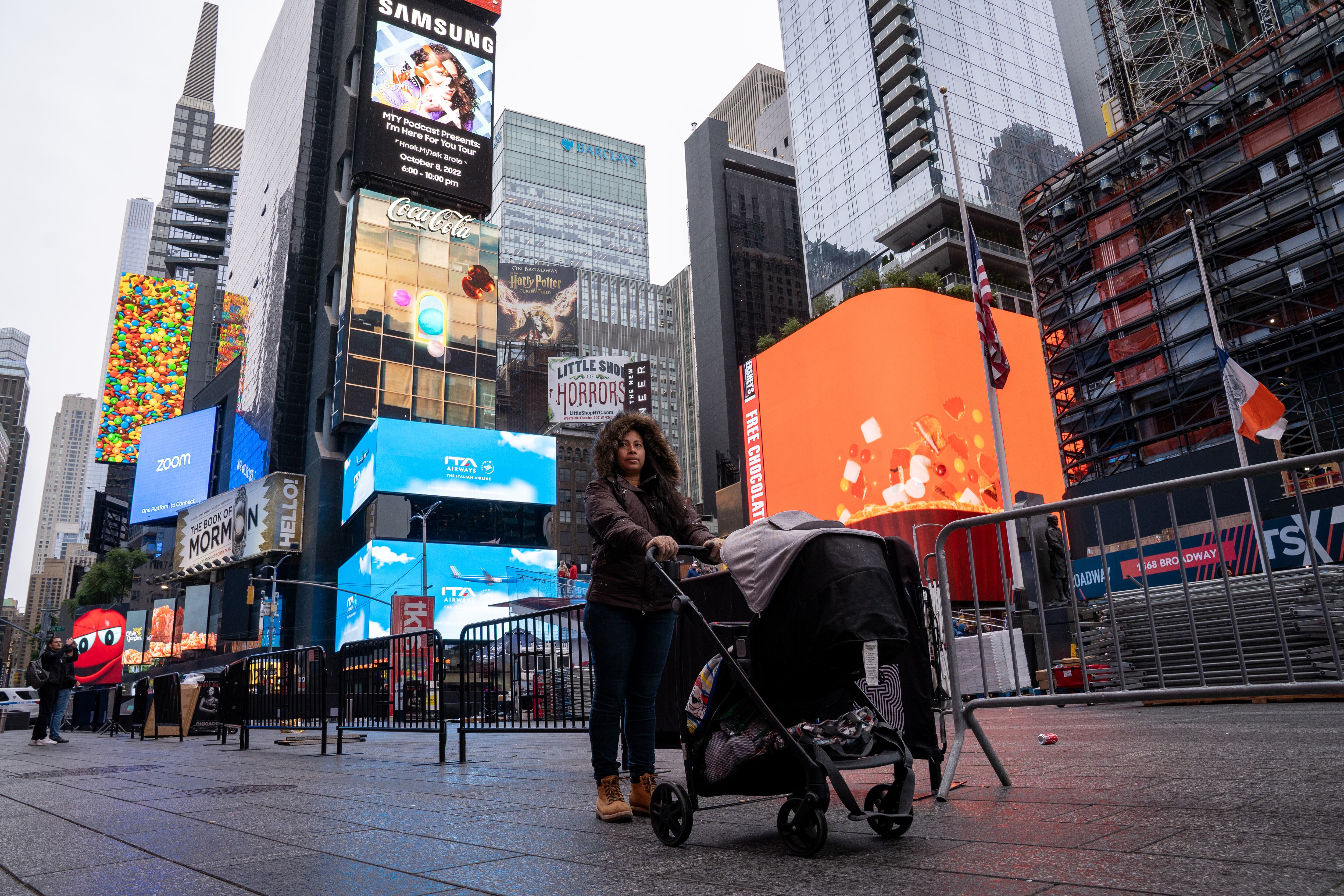 La venezolana Aurimar Medina camina por las calles, en Nueva York (Foto: EFE).