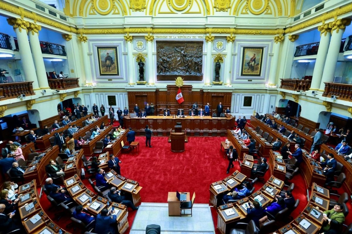 Critican al Congreso de la República.