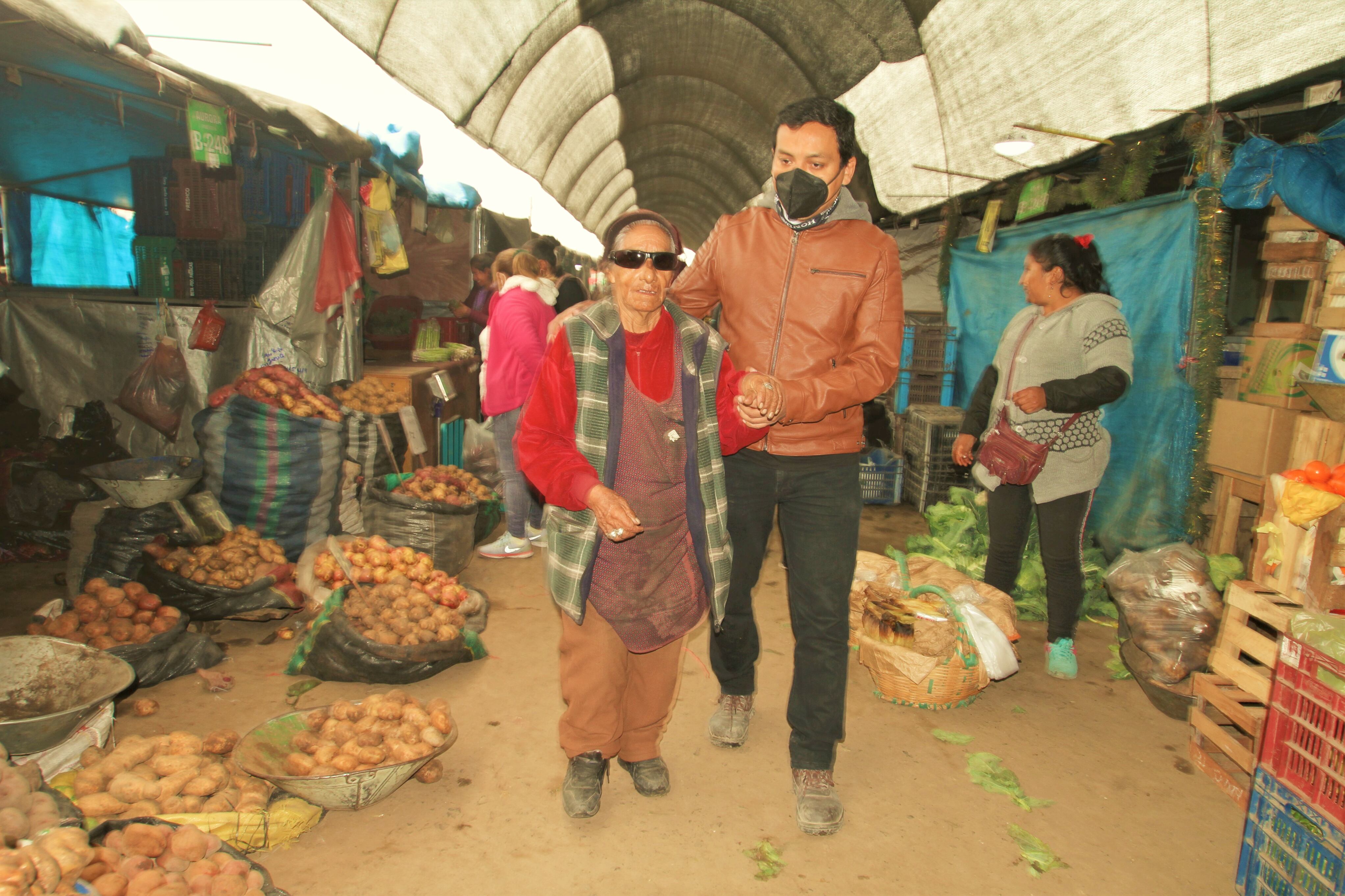 Tiene 78 años y dice que es muy engreidora con sus nietos. Foto: Alan Ramírez.