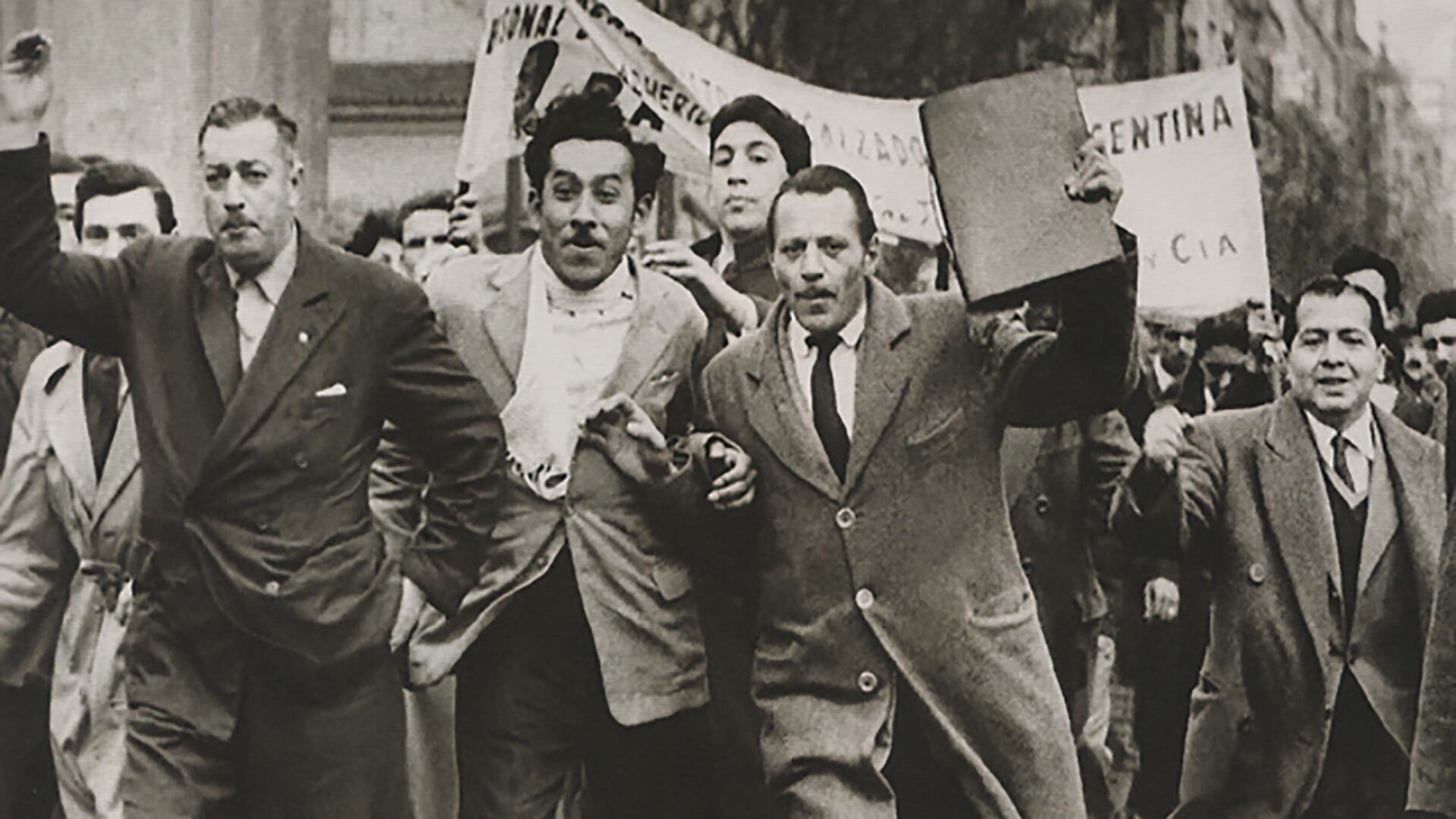 En 1955, un golpe militar pone fin a la segunda presidencia de Perón en Argentina.