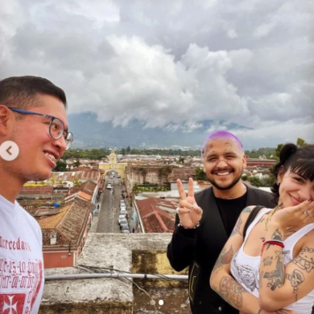 Cazzu y Nodal juntos en Guatemala (Foto: Luis Castillo / Captura de Instagram)