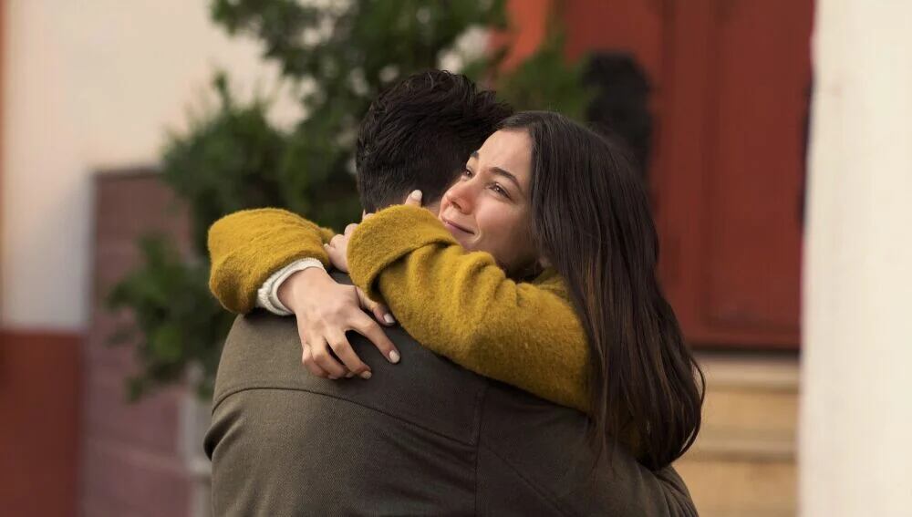 Ceylin es liberada de prisión en la telenovela turca "Secretos de familia" (Foto: Ay Yapım)