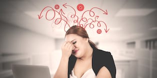 Los medicamentos pueden aliviar los síntomas de la gastritis emocional, pero si no se trata el problema de raíz, es decir, el estrés, las molestias reaparecerán con el tiempo. Foto: Istock