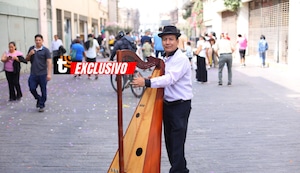 Conoce al arpista del pueblo, el gran Lucho Huayhuapuma