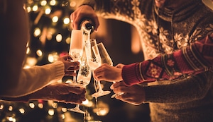 Beber con moderación: la mejor forma de prevenir la resaca en Año Nuevo