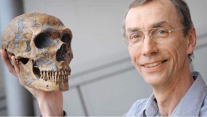 El proyecto genoma Neandertal se pone en marcha.