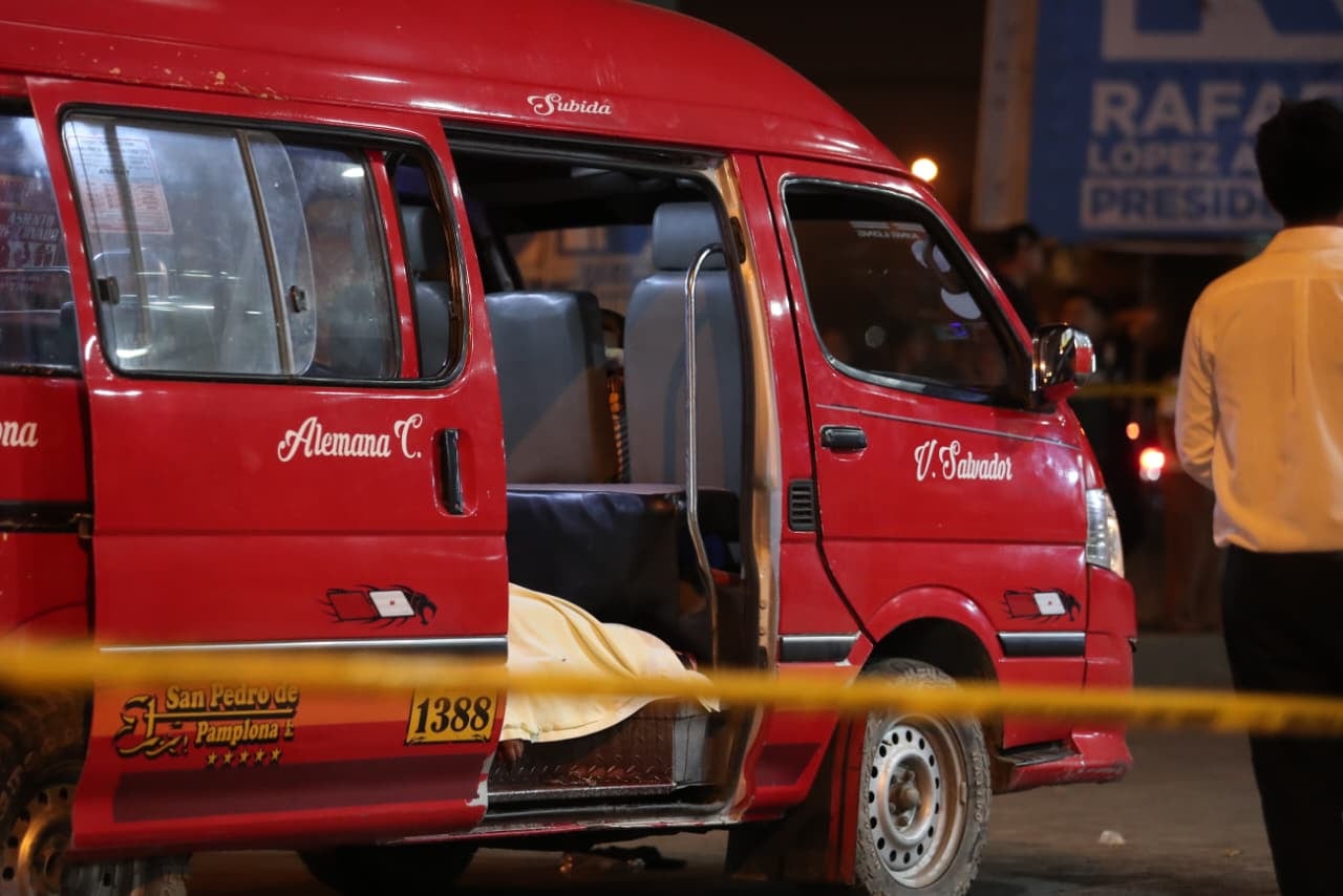 San Juan de Miraflores: ataque a combi de Los Rojitos deja tres muertos. Foto: GEC