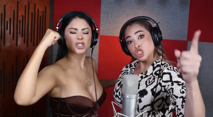 Pamela Franco y Melanie Martínez