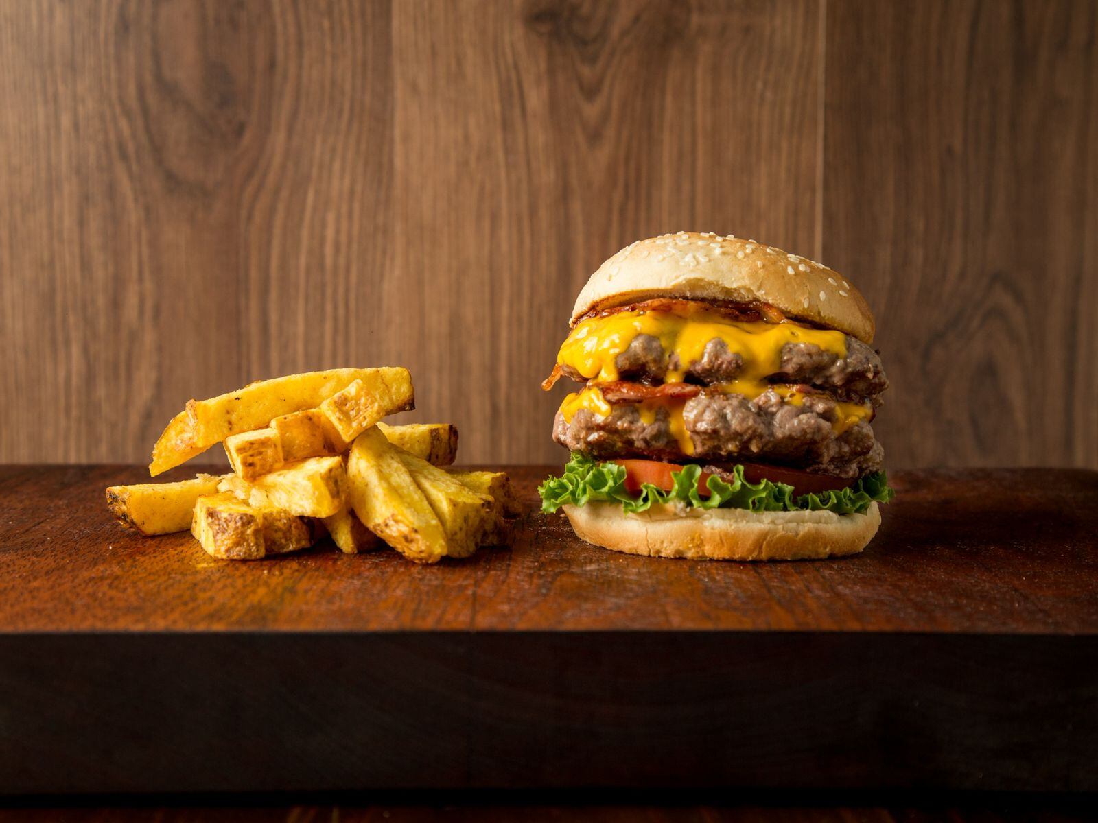 Una de sus hamburguesas que más demanda tiene es la Tejana doble.
Foto: Carnívoro.