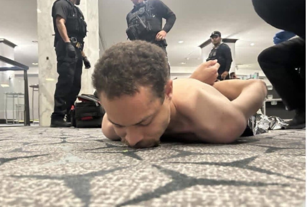 Tirador fue detenido tras ataque a balazos. (@realDonaldTrump)