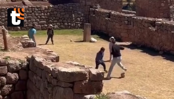 TROME - Turistas arman partido de fulbito dentro de zona arqueológica de Chinchero y desatan indignación