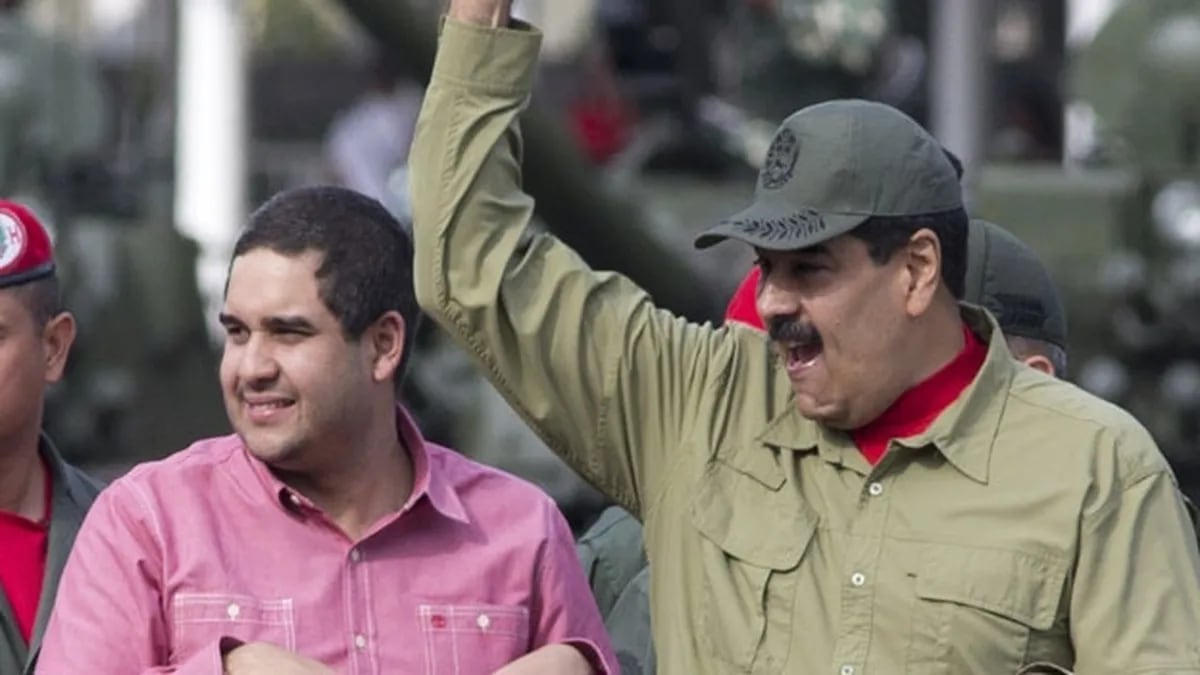 Nicolás Maduro y su hijo, hoy diputado en Venezuela.