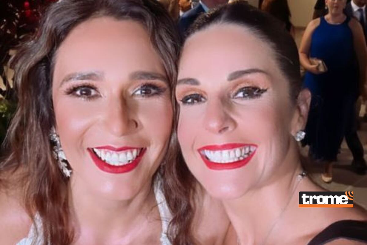 Verónica Linares y Rebeca Escribens en la boda de la periodista.