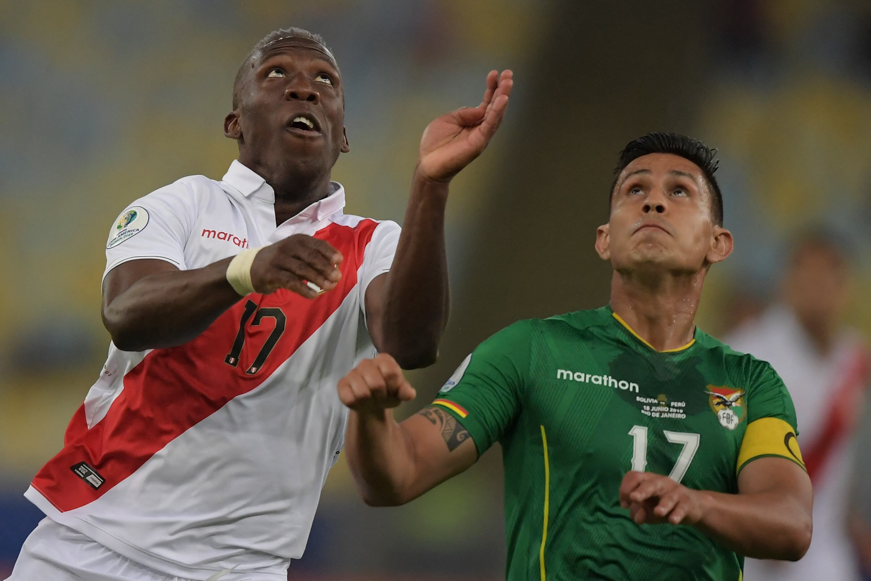 Perú busca meterse en la pelea venciendo a Bolvia en La Paz. Foto: Carl DE SOUZA / AFP)