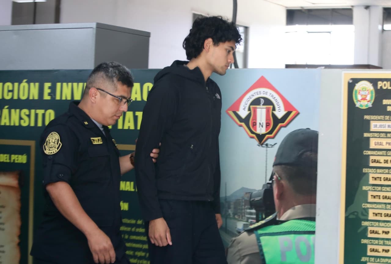Adrián Villar continúa detenido en la DIVPIAT. (Foto: Violeta Ayasta / @photo.gec)