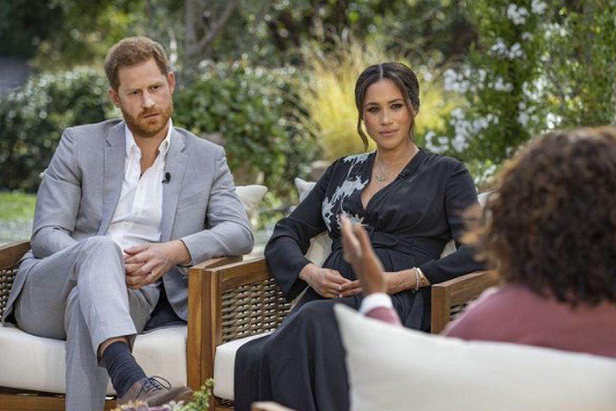 En la conversación con Oprah Winfrey, el príncipe Harry y Meghan Markle confesaron que se casaron en la intimidad de su hogar días antes de su gran boda real. (Foto: @cbstv / Instagram)