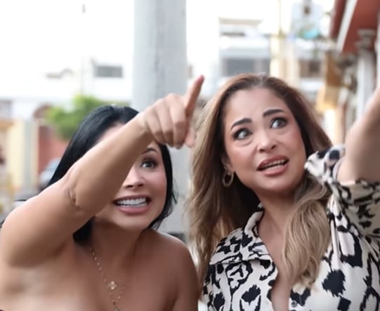 Pamela Franco y Melanie Martínez