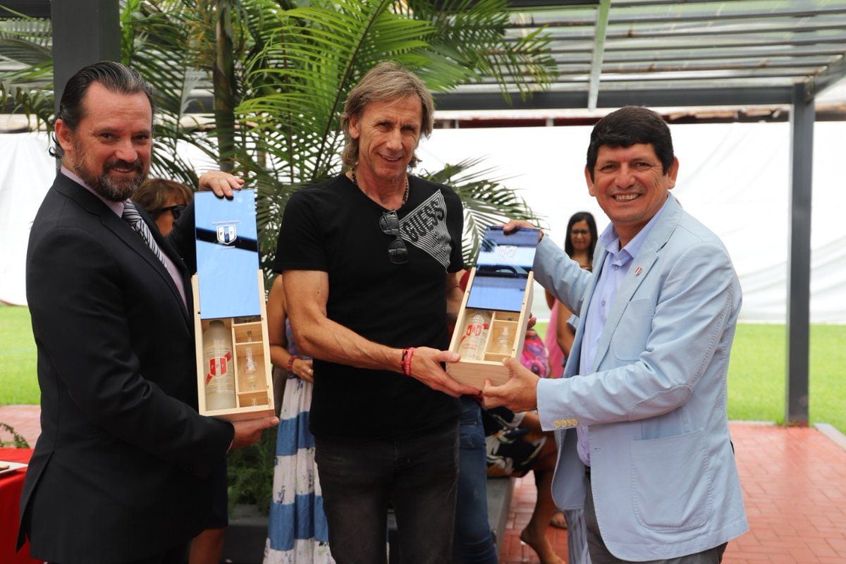 Se acabó la buena relación entre Ricardo Gareca y Agustín Lozano (Foto: Twitter)