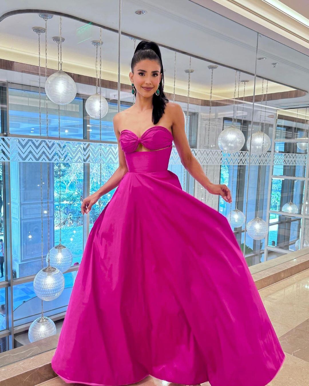 Lucía Arellano con un elegante vestido rosa durante la competencia del Miss Mundo 2024 (Foto: @luciaarellanoo / Instagram)