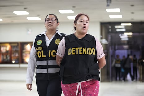 ¡Cayeron la ‘China Yessenia’ y ‘Pimpollo’! Capturan a pareja sospechosa del incendio que mató a diez pers...