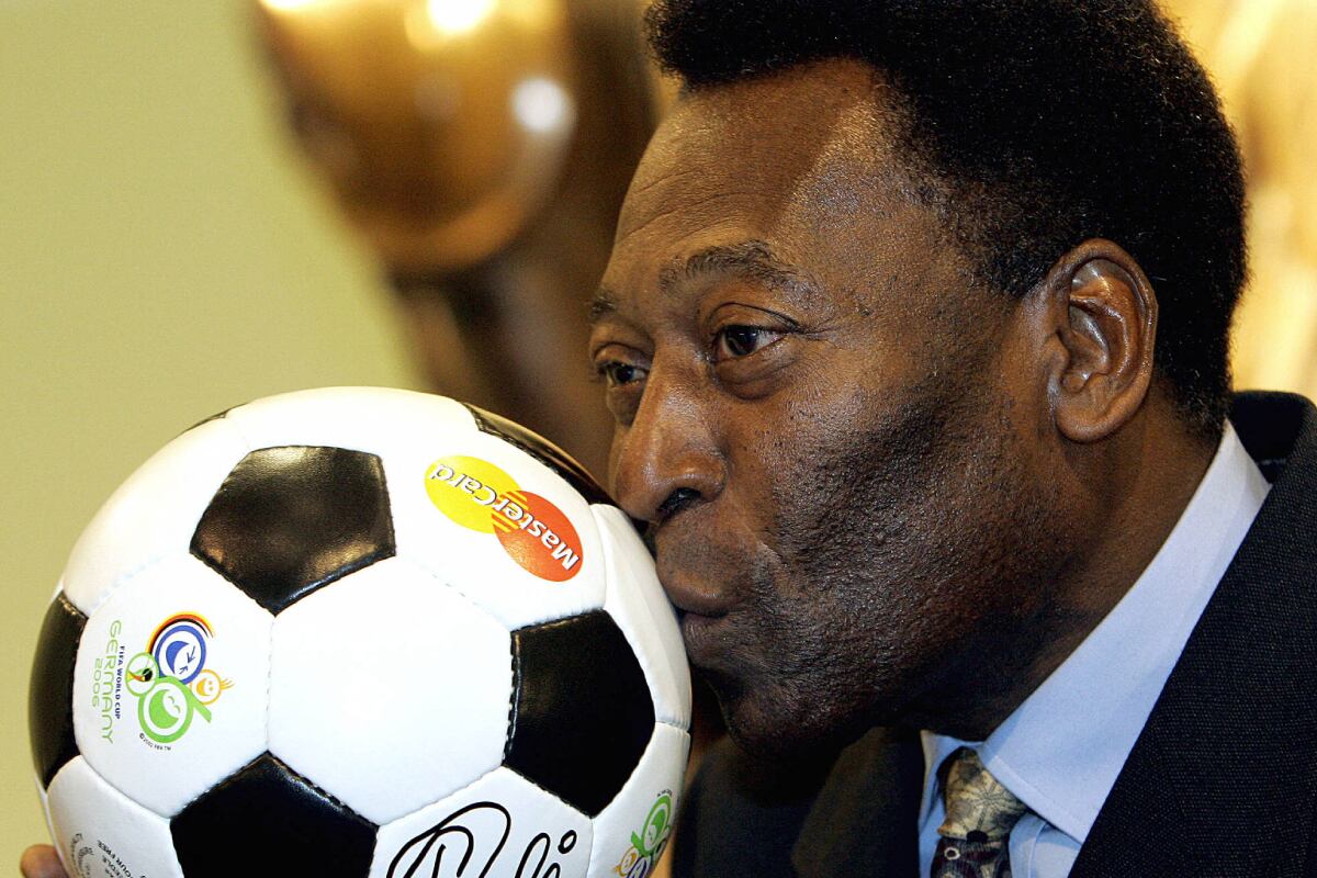 Pelé fue durante varios años el máximo goleador de la historia del fútbol profesional (Foto: AFP)