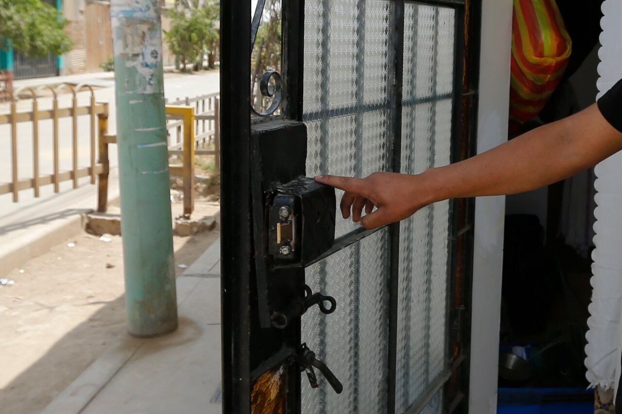 Delincuentes aprovecharon que era de noche para robar en un taller textil, en Puente Piedra. | Foto: VIoleta Ayasta
