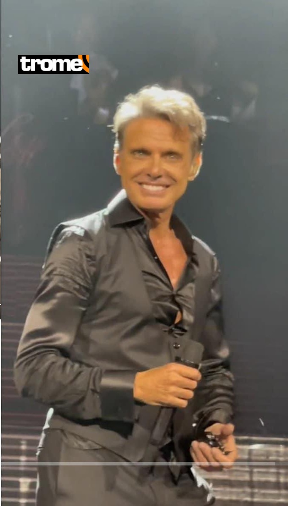 Luis Miguel volvió a subirse a los escenarios, pero demostró un radical cambio físico a sus 53 años.