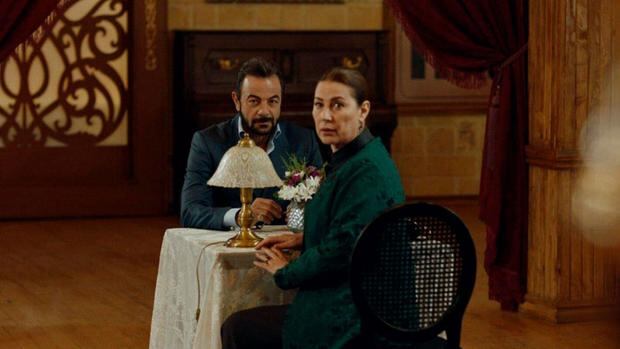 Hünkar ha tenido una cita con Fekeli (Foto: Avsar Film)