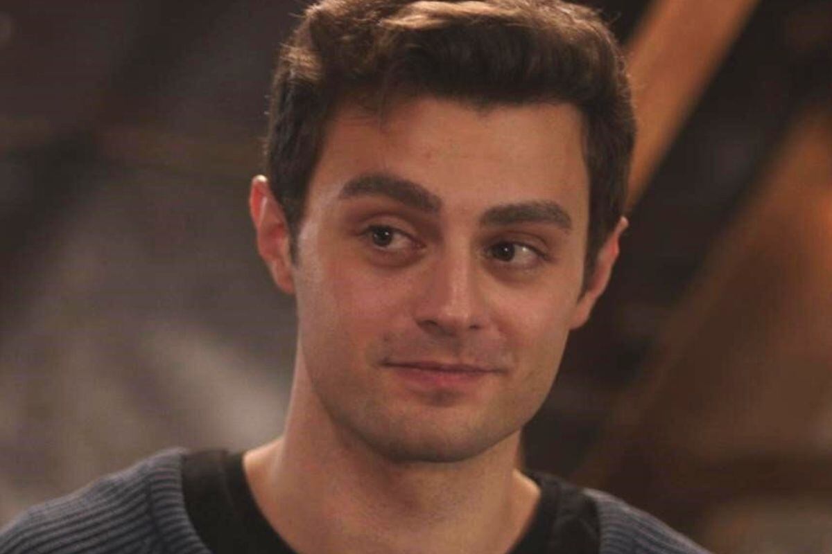 Yiğit Koçak como Ömer Eren en la telenovela "Hermanos" (Foto: NG Medya)