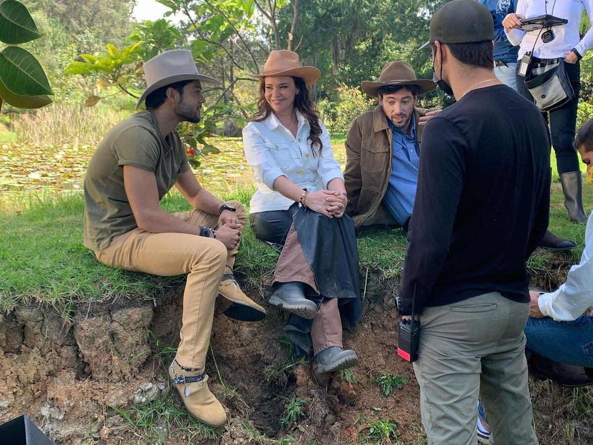 Natasha Klauss, Sarita Elizondo en "Pasión de gavilanes", en plena grabación de la segunda temporada (Foto: Natasha Klauss / Instagram)