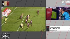 Polémica en el Universitario vs. Cusco por penal cobrado tras revisión del VAR | VIDEO