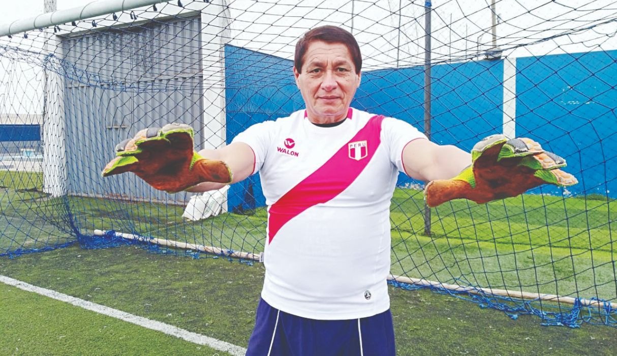 Eusebio Acasuzo considera que Universitario se cayó en la recta final del Apertura por falta de plantel. (Fotos: Internet)