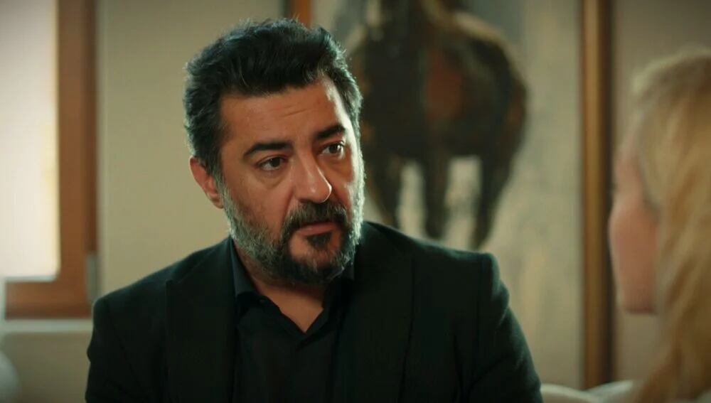 Celil Nalçakan como Akif Atakul en la telenovela "Hermanos" (Foto: NG Medya)