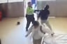 Arequipa: Paciente borracho persigue con tijera a médico que intentaba atenderlo y desata terror en hospital