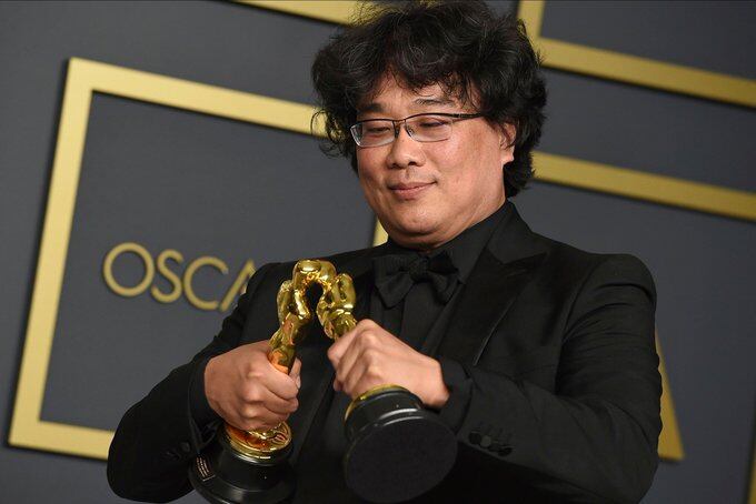 Oscar 2020: Bong Joon-ho, cuando le preguntaron cómo creó ‘Parasite’: ¡Porque soy bien raro!”. (Foto: AFP).