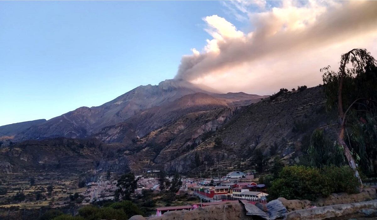 Volcán Ubinas EN VIVO: erupción, caida de cenizas y evacuación de poblados. Foto: IGP.