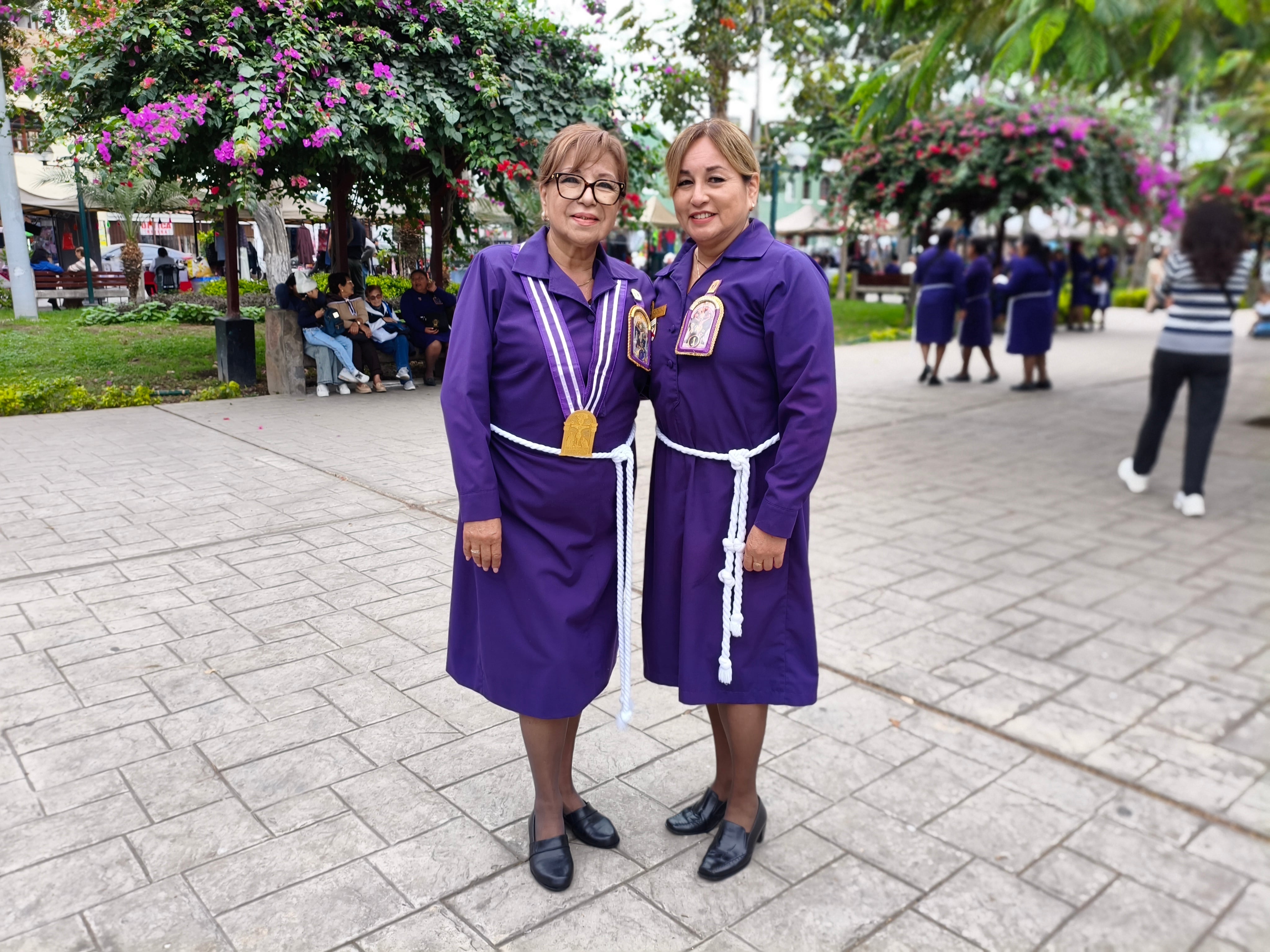 Hermanas continúan el legado de su madre.