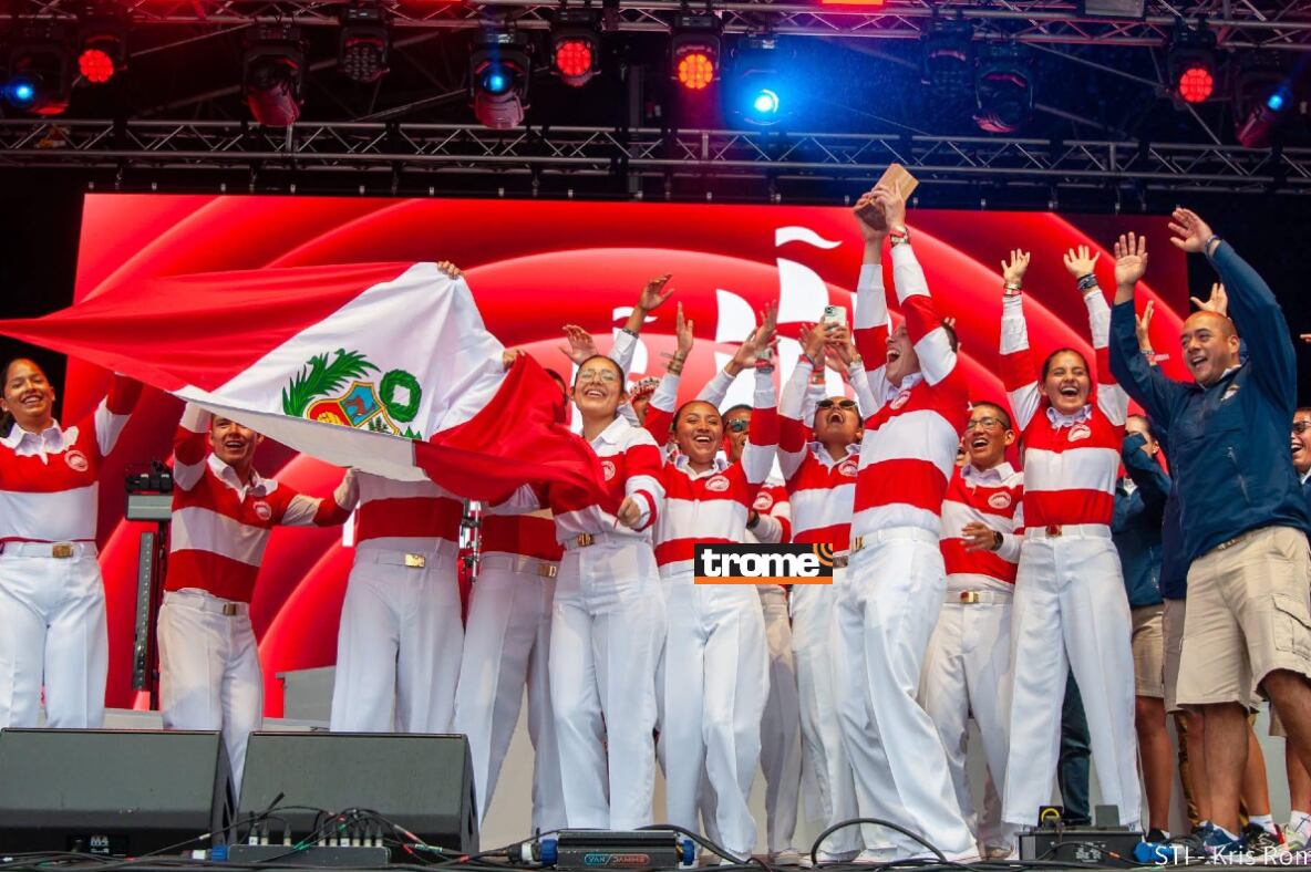 En Escocia, cadetes del B.A.P. Unión celebraron que ganaron el primer lugar en actividades deportivas de regatas de grandes veleros. (Kris Romanski / I. Medina / Trome).