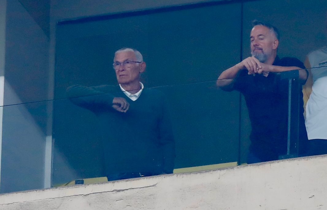 Argentino Héctor Cúper estuvo en el palco presidencial del Estadio Monumental .(Foto: Fernando Sangama / @photo.gec)