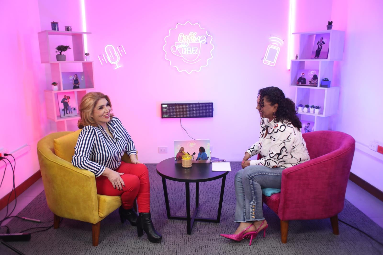 Lucy Cabrera en el Café con la Chevez. Foto: Antonio Melgarejo / @photo.gec