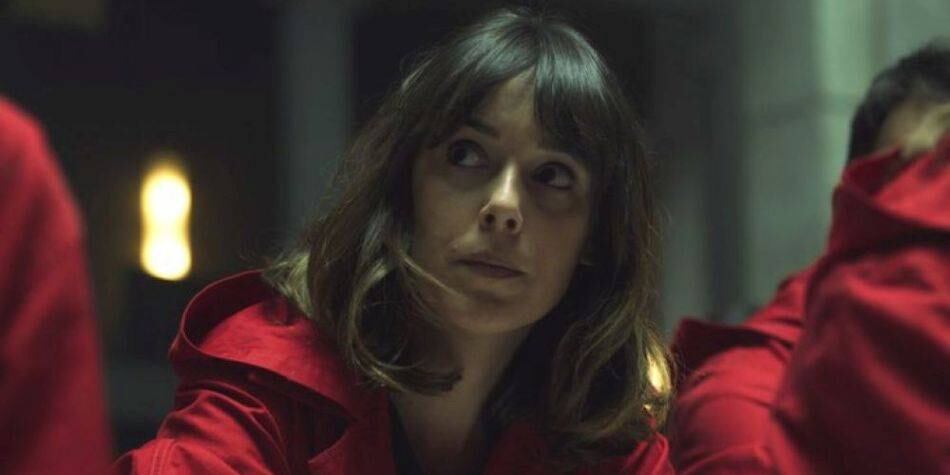 La actriz Belén Cuesta entre los rehenes del Banco de España en "La casa de papel" (Foto: Netflix)