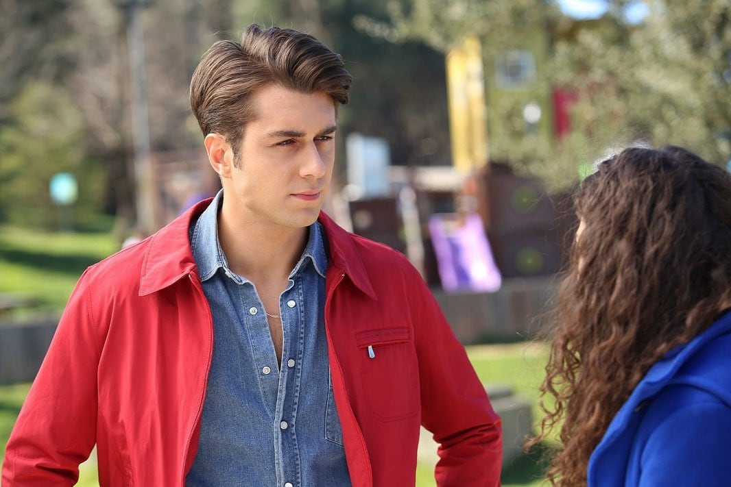 El actor turco Onur Seyit Yaran en el papel de Doruk en la serie “Hermanos” (Foto: NG Medya)