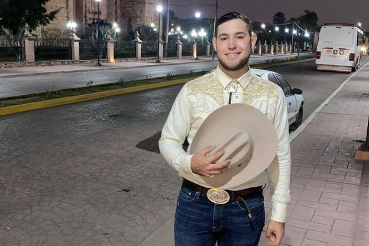 Tony fue presentado como el nuevo cantante de Calibre 50 durante una conferencia de prensa (Foto: Calibre50Tony / Instagram)