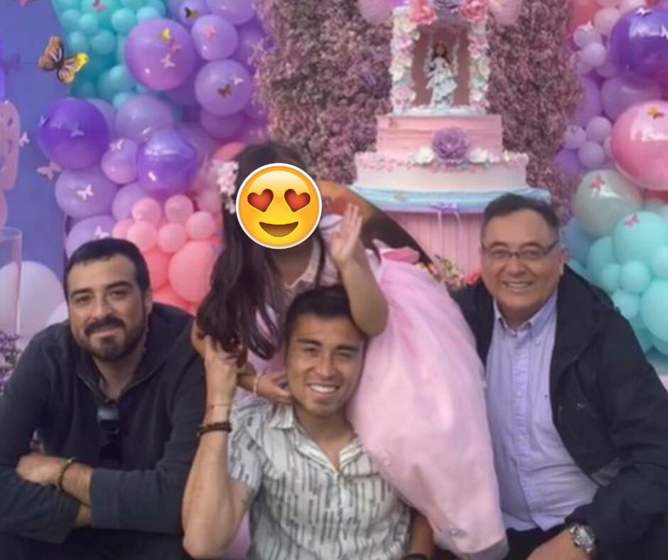 Don Gato, sus hijos y su nieta en cumpleaños