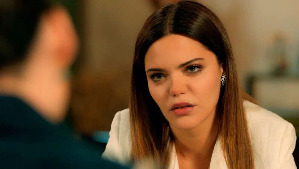 La actriz turca Hilal Altınbilek en el papel de Züleyha en la telenovela "Tierra amarga" (Foto: Tims & B Productions)
